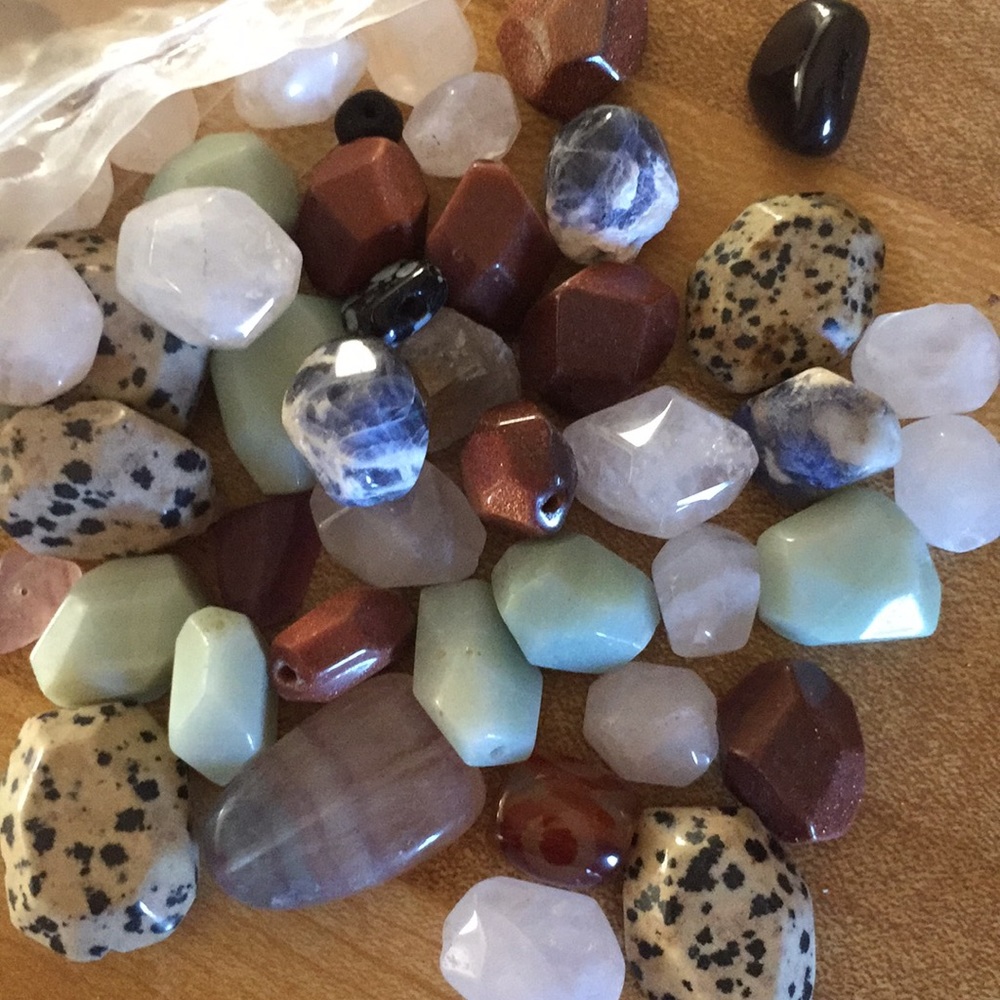 Loose stones